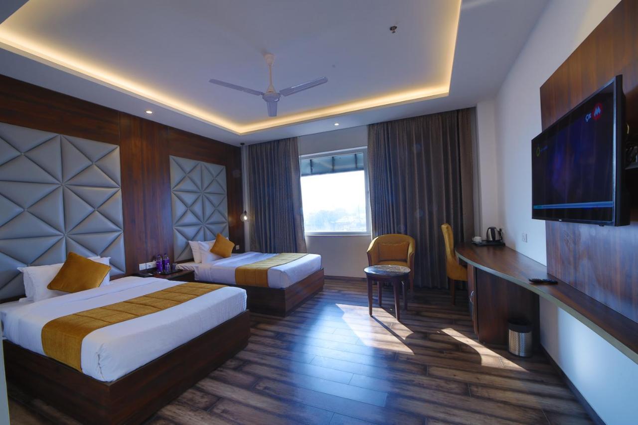 Hotel The Vilana A Unit Of Jg Developers Rishīkesh Buitenkant foto