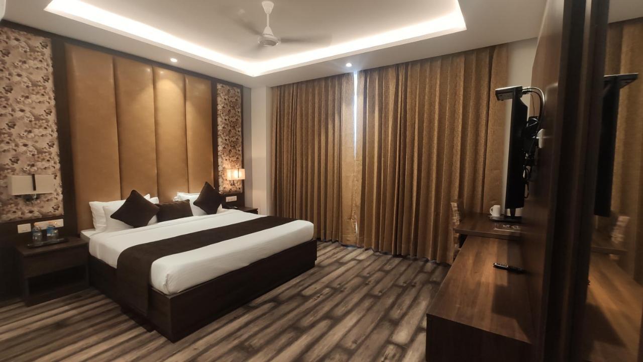 Hotel The Vilana A Unit Of Jg Developers Rishīkesh Buitenkant foto